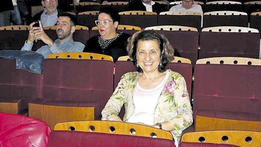 La consellera Fina Santiago en la asamblea de Més del pasado viernes en Porreres.