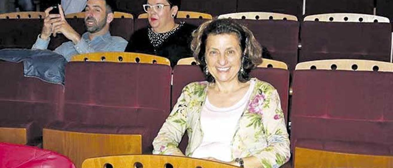 La consellera Fina Santiago en la asamblea de Més del pasado viernes en Porreres.