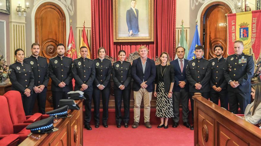 Ocho nuevos agentes se incorporan al equipo de Policía Local de Badajoz