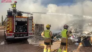 Susto por el incendio en una planta de reciclaje en Moncofa