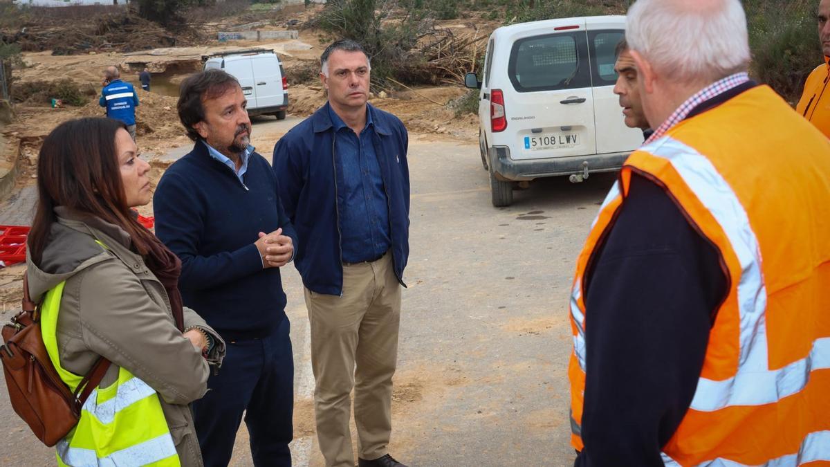Torrent trabaja en un paso elevado en Xarcos Secs