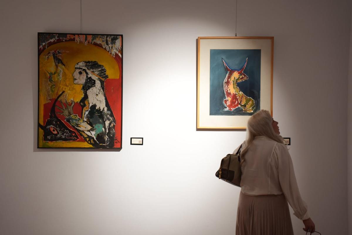 Sala sobre tema taurino de la exposición de Aurelio Teno en el Palacio de Congresos.