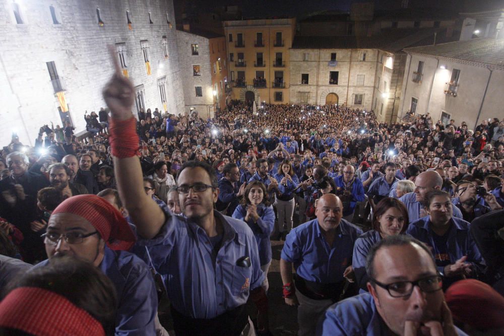 Actuació dels Marrecs a les escales de la Catedral