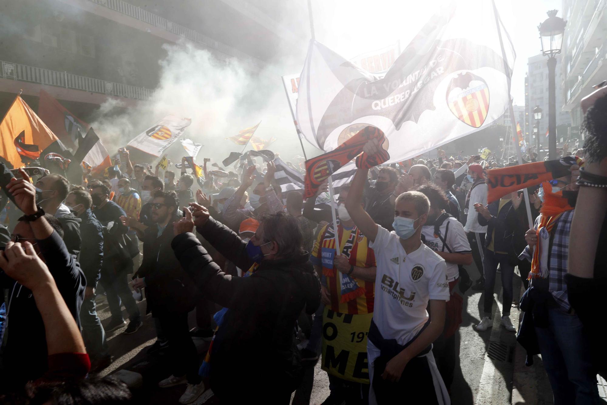 Manifestación contra Peter Lim