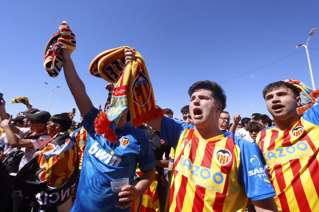 La afición del Valencia CF ante el Elche