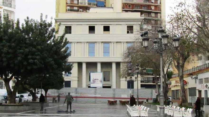 Aspecto que presenta el exterior de este edificio torremolinense.