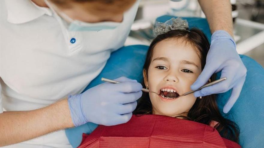 Los tres problemas dentales que más sufren los niños (y muchos padres ignoran)