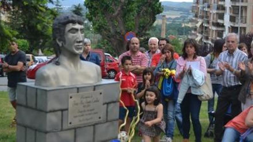 Berga inaugura un monument per recordar Josep Maria Isanta