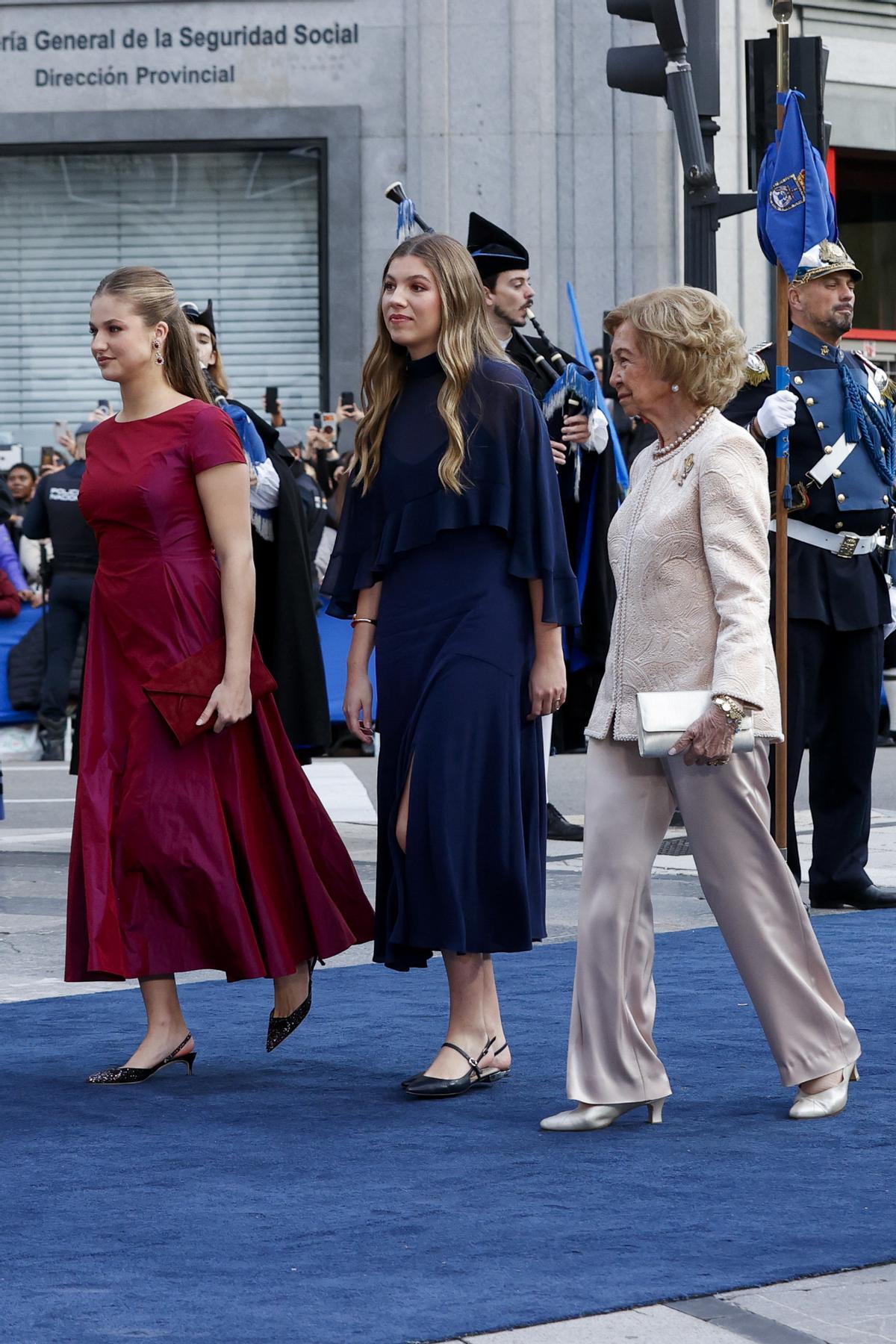 La infanta Sofía sorprende con transparencias y volantes en los Premios ...