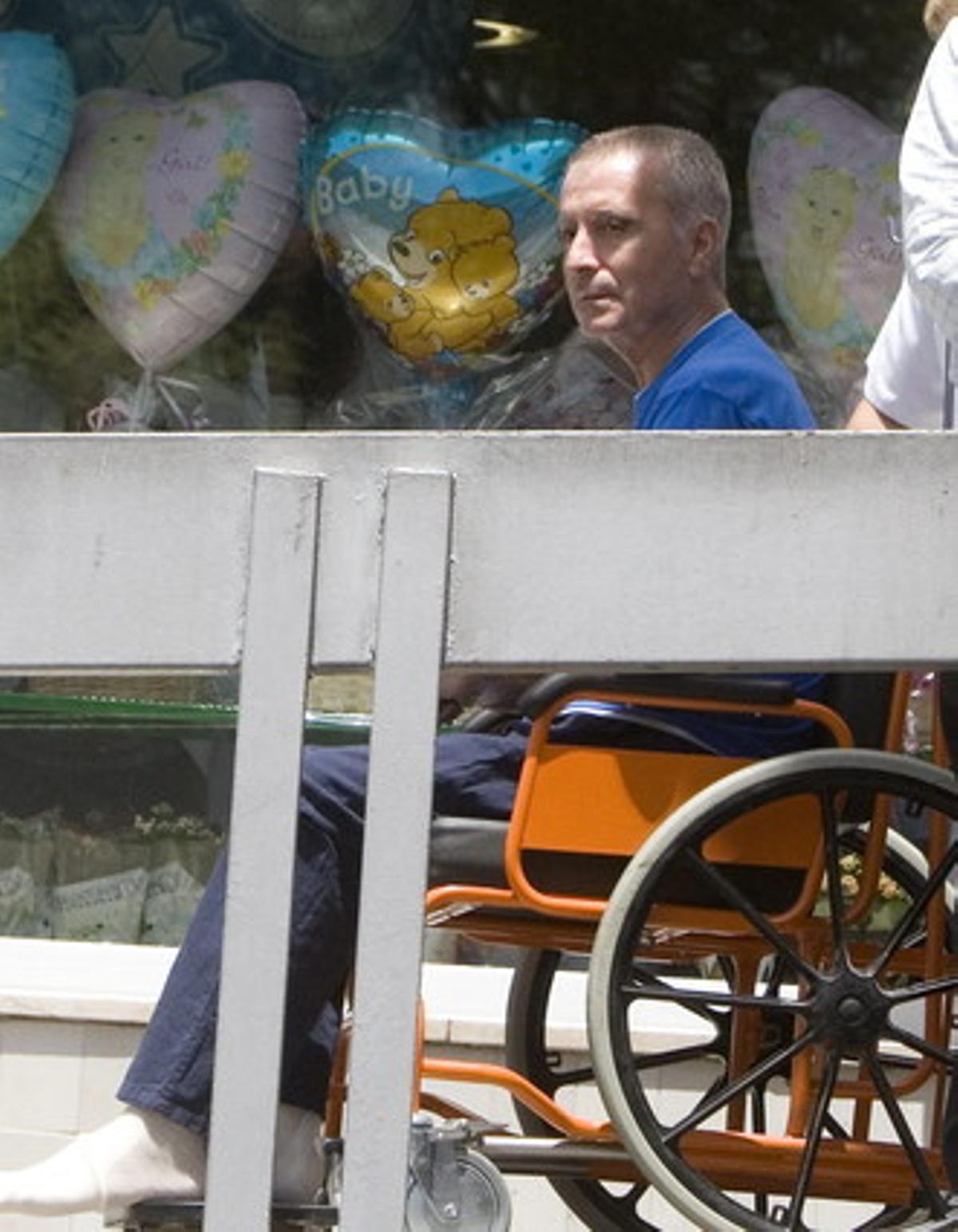 José Ortega Cano, l’11 de juliol, quan va abandonar l’hospital.