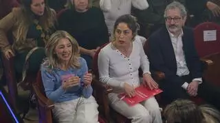 Una espontánea boicotea la intervención de Yolanda Díaz por los "depredadores sexuales" de Sumar