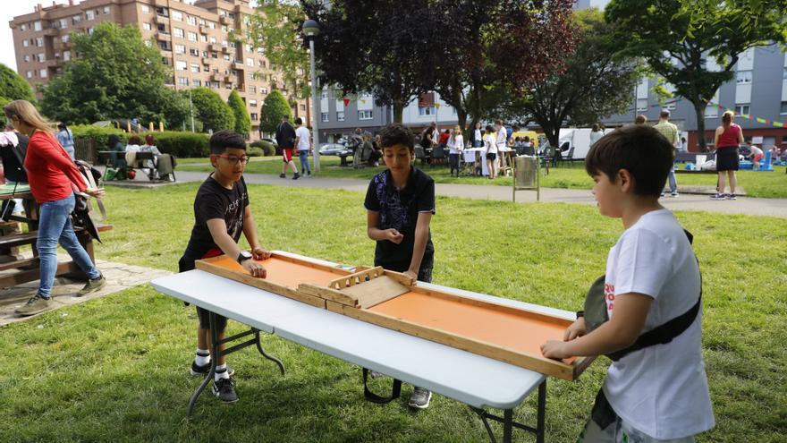 Tarde en familia y con juegos en Nuevo Gijón