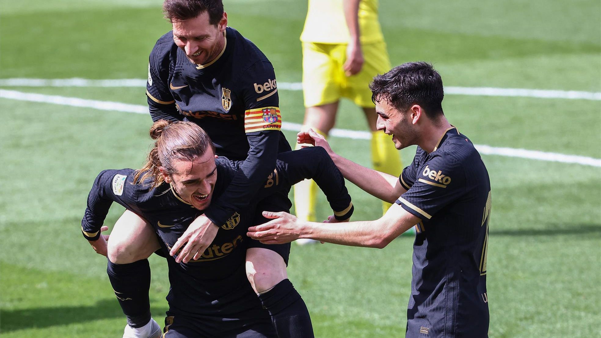 Griezmann celebra con Messi y Pedri el gol al Villarreal