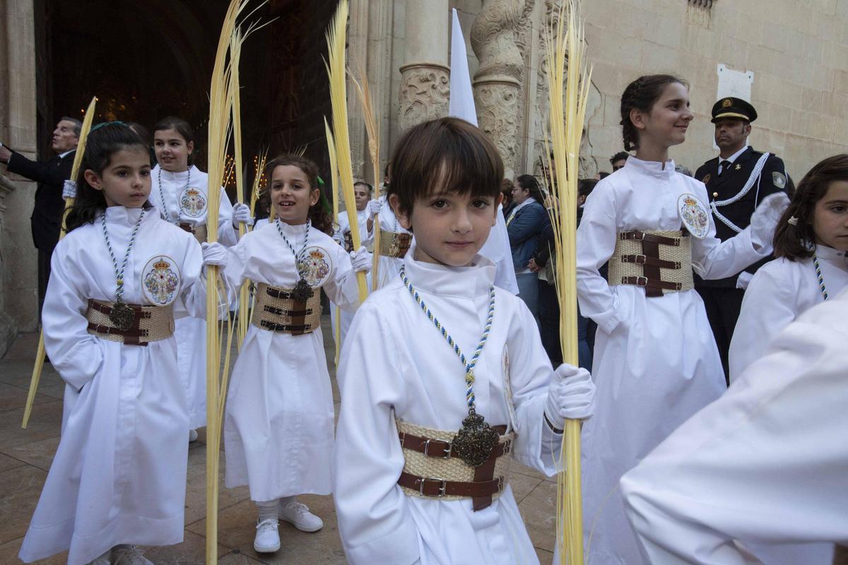 Alicante vive uno de los momentos más especiales del Martes Santo con la procesión del Cristo del Mar