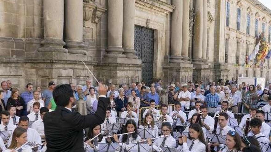 Concierto de la Banda Municipal de Silleda en Celanova. // E. Sarmiento