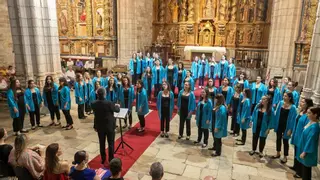 El Coro de Voces Blancas del Conservatorio de Santa Cruz arrasa en el certamen nacional