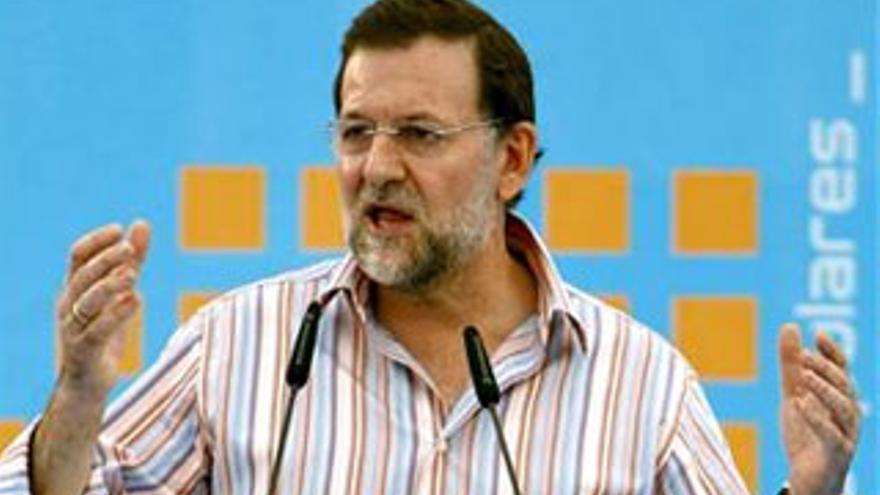 Rajoy aboga por el consenso ante la crisis de &quot;enorme envergadura&quot; en España