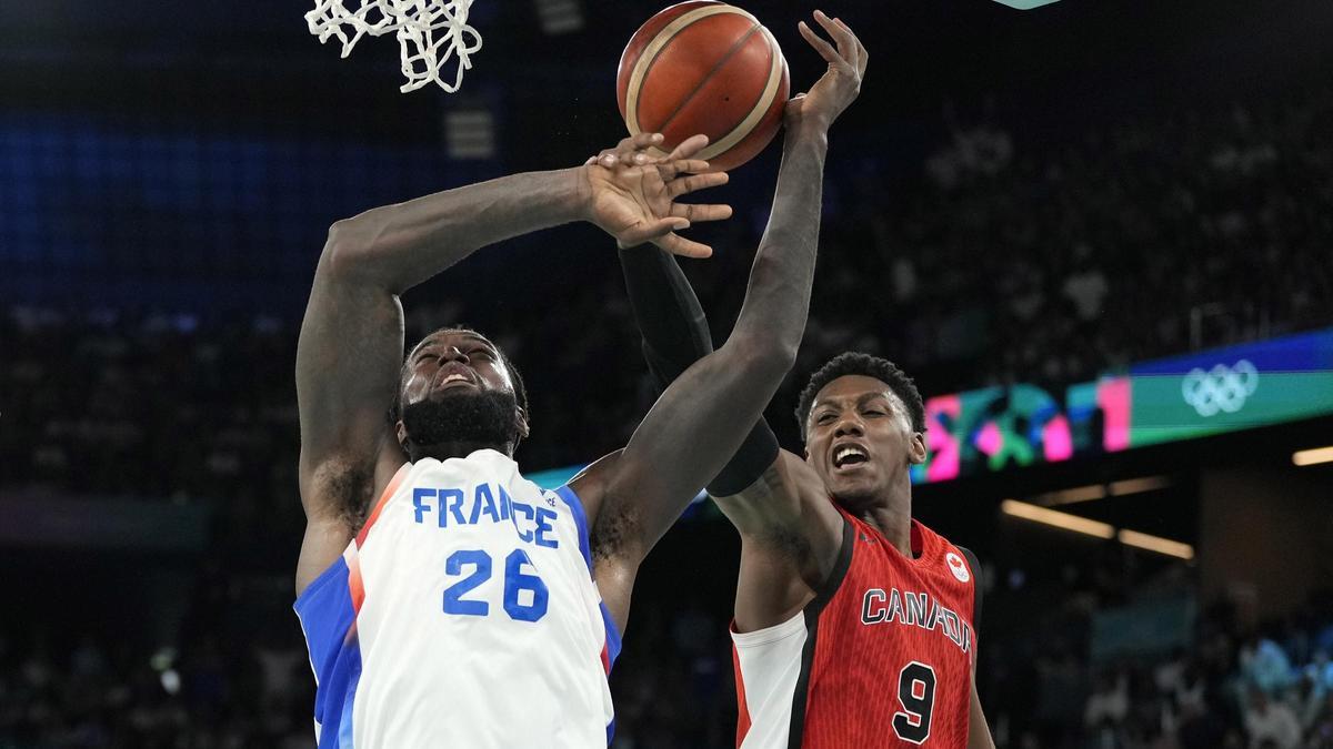 Francia vence a Canadá de manera holgada y se clasifica para semifinales (82-73).