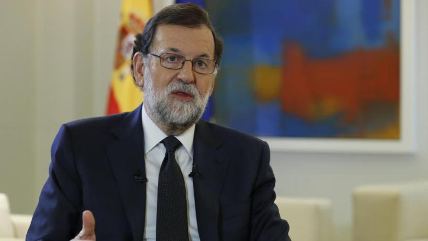 Rajoy exigeix a Puigdemont que renunciï a la DUI per «evitar mals majors»