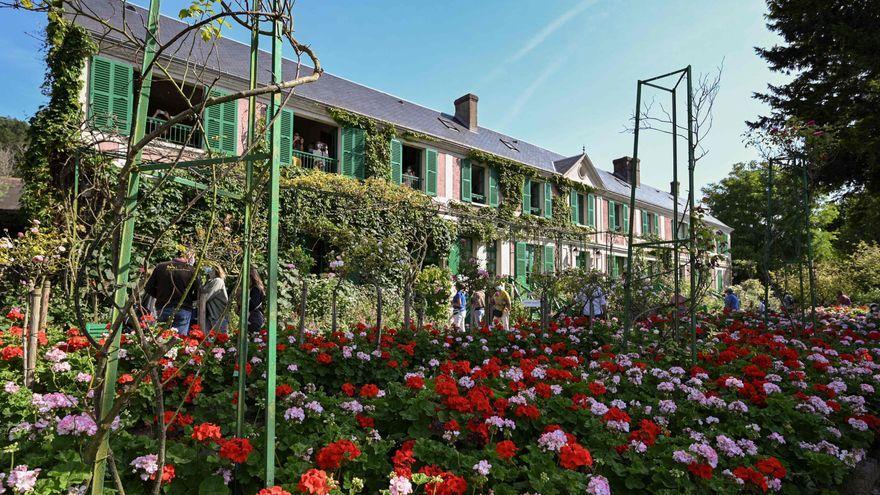 El hogar de Monet en Giverny, en el que Vahé ha logrado reunir hasta 58 variedades distintas de rosas.