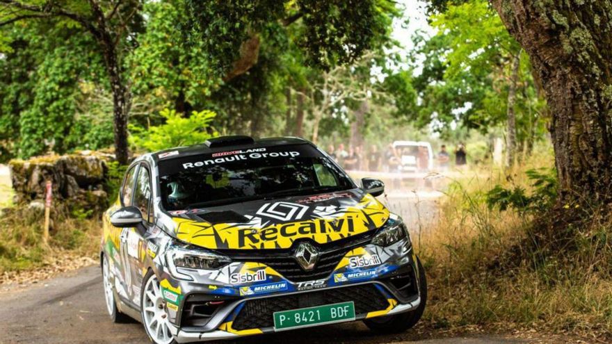 El Clio Rally4 para Cagiao y la tinetense Amelia M. Blanco