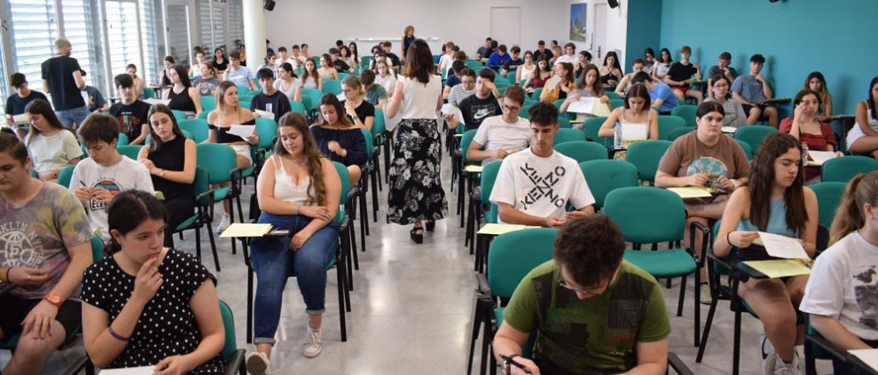 Aula de la UManresa durant les proves de les PAU del 2022