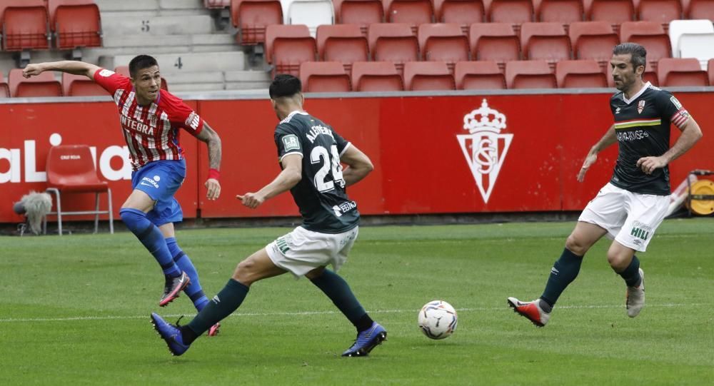 El partido entre el Sporting y el Logroñés, en imágenes