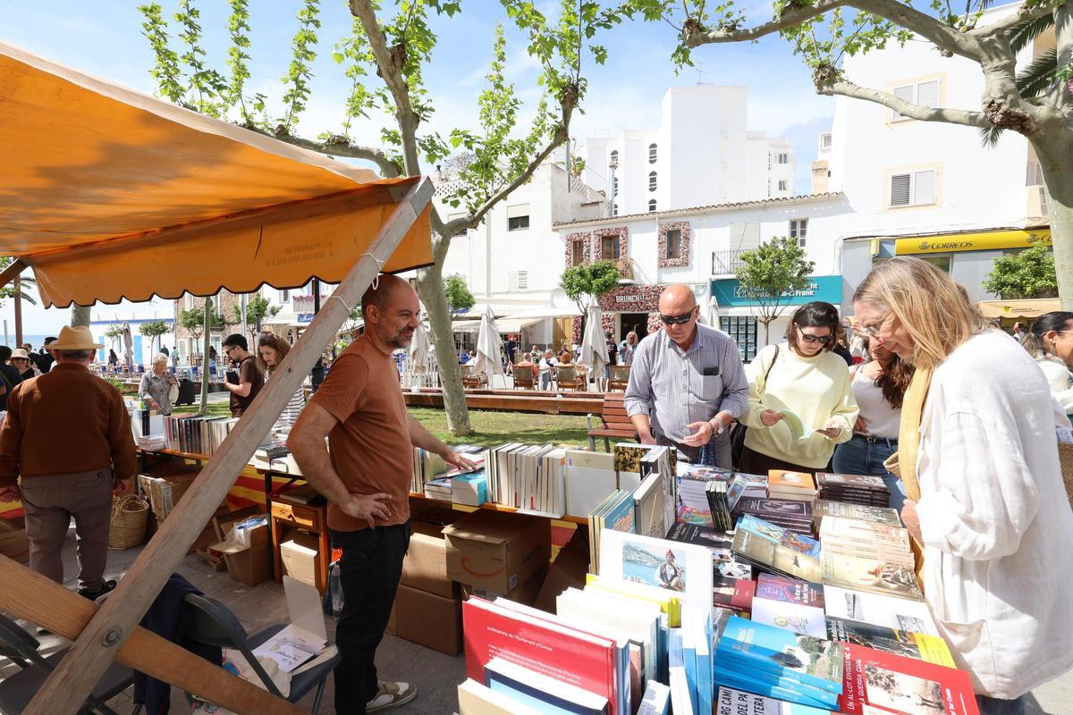 Feria del libro Santa Eulalia Feria del libro Santa Eulalia