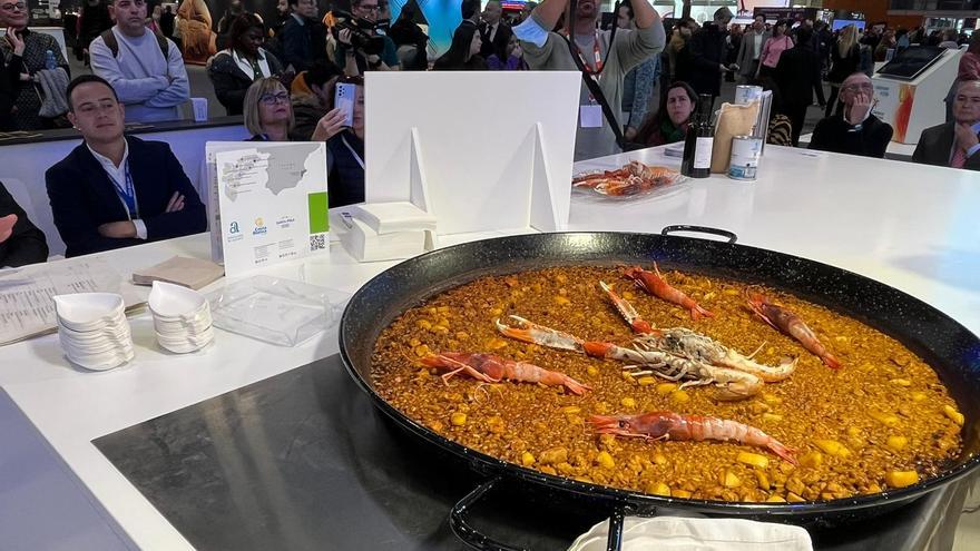 Santa Pola enamora a Fitur con su arroz y una guía de recursos accesibles