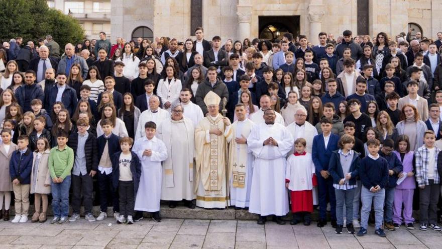 Récord de confirmaciones en Nosa Señora das Dores de Lalín | BERNABÉ