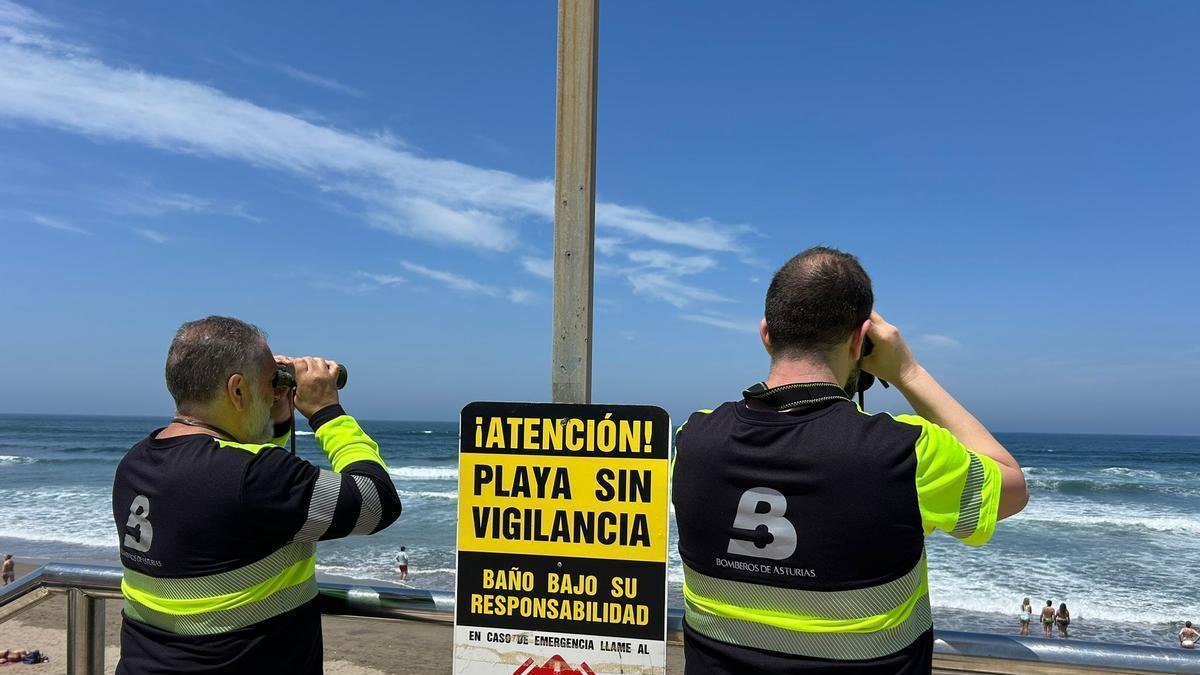 EN IMÁGENES: Intensa búsqueda en Salinas del joven Iyán Fariña, desaparecido cuando se bañaba en el mar