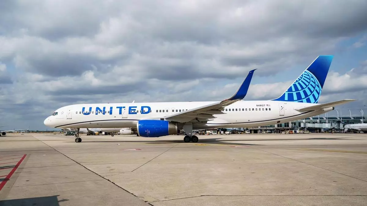 Vídeo | Un animal provoca un aparatoso incendio en el despegue de un avión con 150 pasajeros