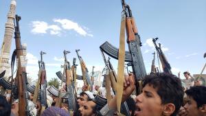 Manifestación en Saná, la capital de Yemen, contra los ataques de EEUU a posiciones hutíes, este lunes.