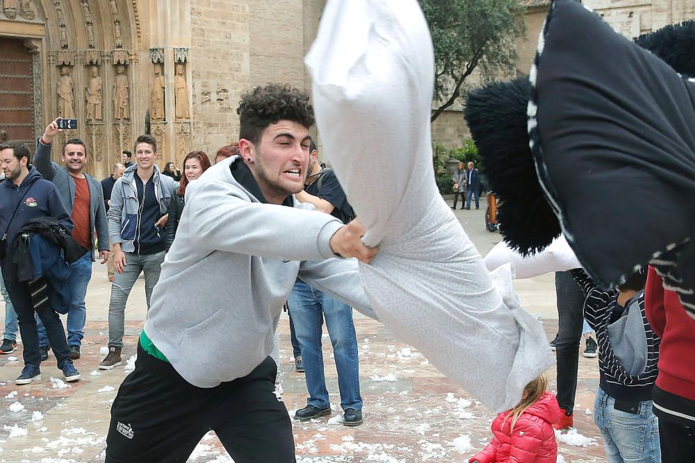 Guerra de almohadas en València