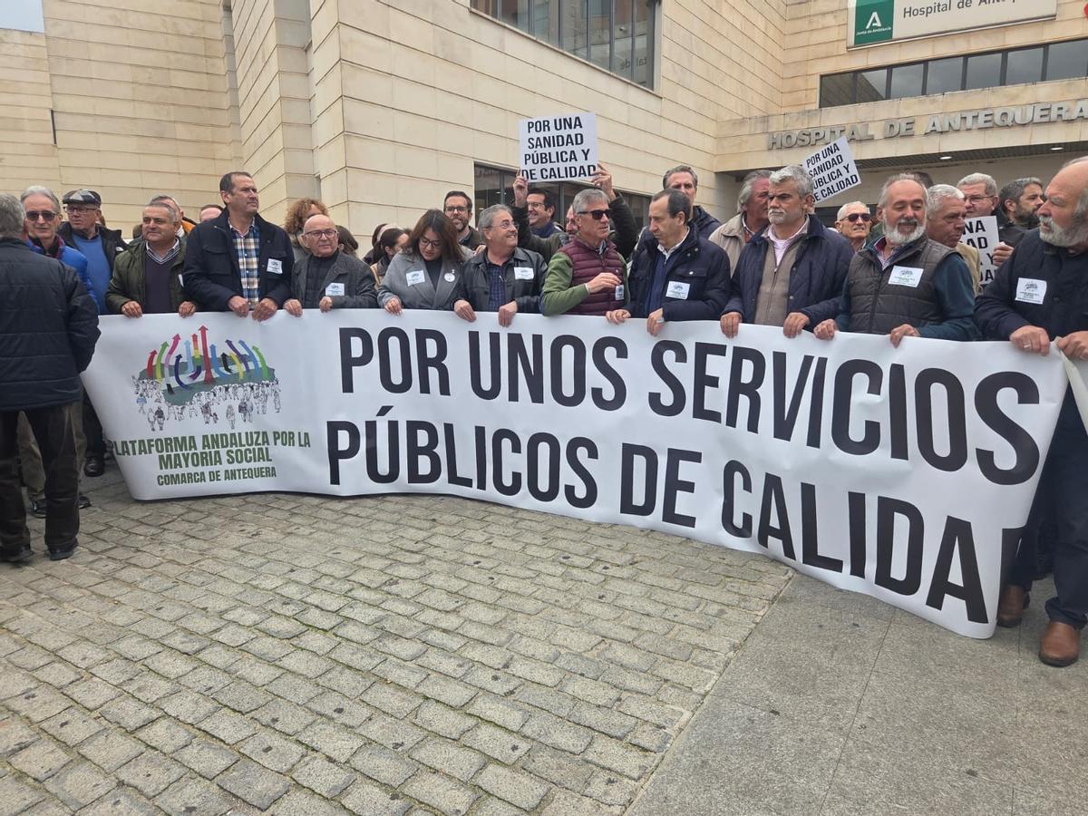 Los convocantes lamentan las ausencias de los alcaldes del PP, aunque hayan sido invitado a la movilización