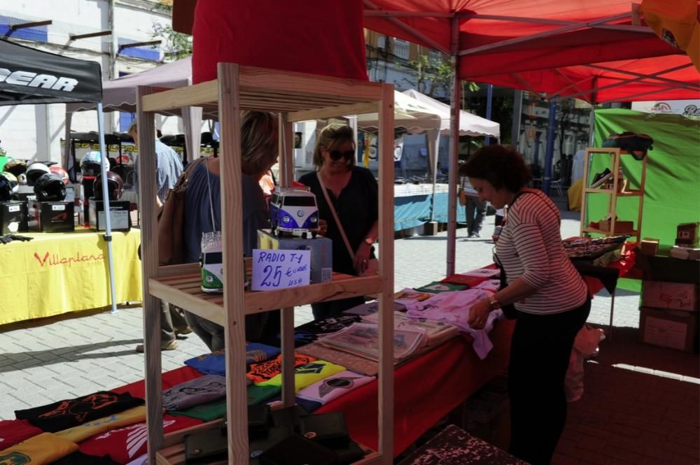 Lo coches antiguos conquistan  el Cuartel de Artillería