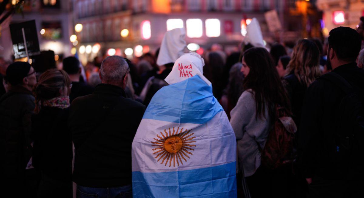 Concentración en el centro de Madrid con ocasión del Día Nacional de la Memoria por la Verdad y la Justicia de Argentina