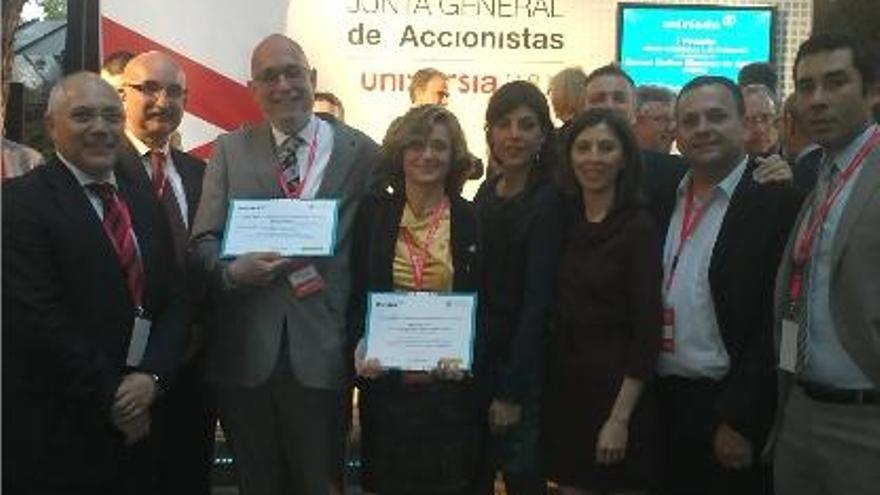 Juliá, con los equipos de los dos cursos de la UPV distinguidos por Universia.