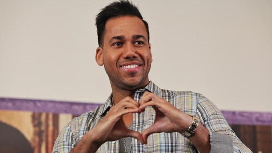 El bachatero Romeo Santos presentando su último disco