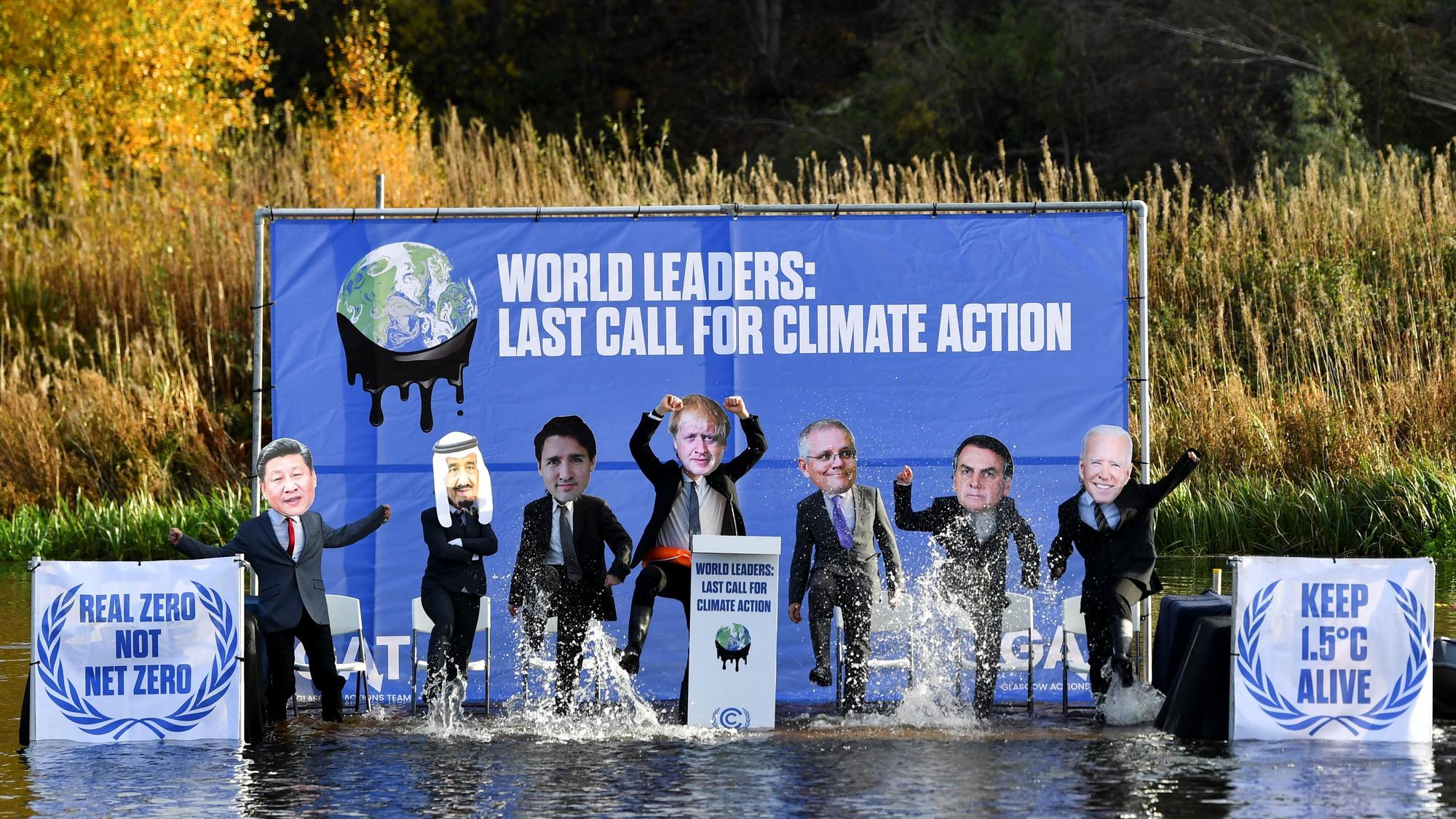 Activistas protestan en Glasgow contra la subida del nivel del mar