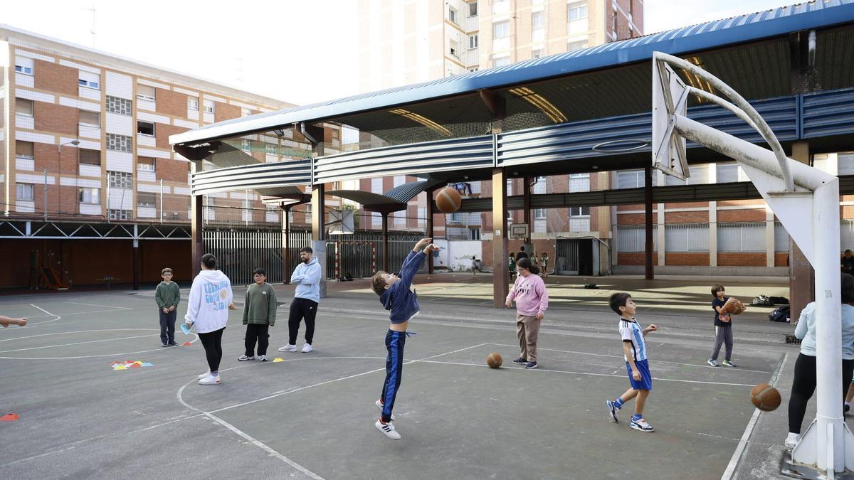 Integrantes del club de baloncesto L'Arbeyal.