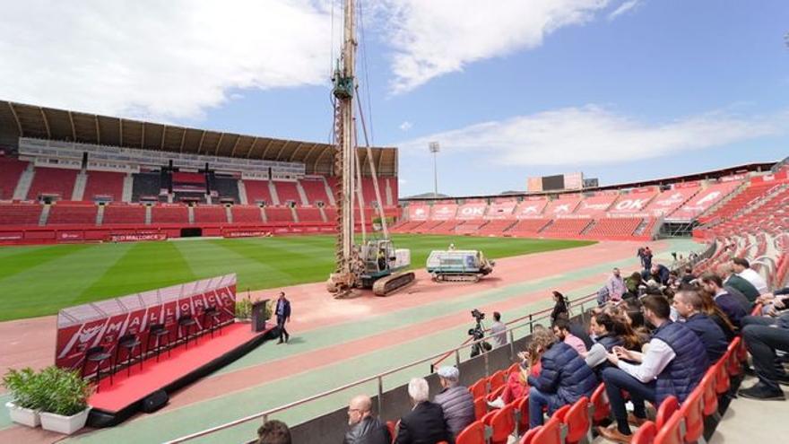 Las autoridades estuvieron presentes durante la presentación de la remodelación de Son Moix.