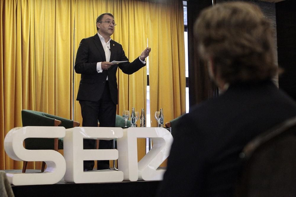 Foro Ser con el alcalde de Santa Cruz, José Manuel Bermúdez.