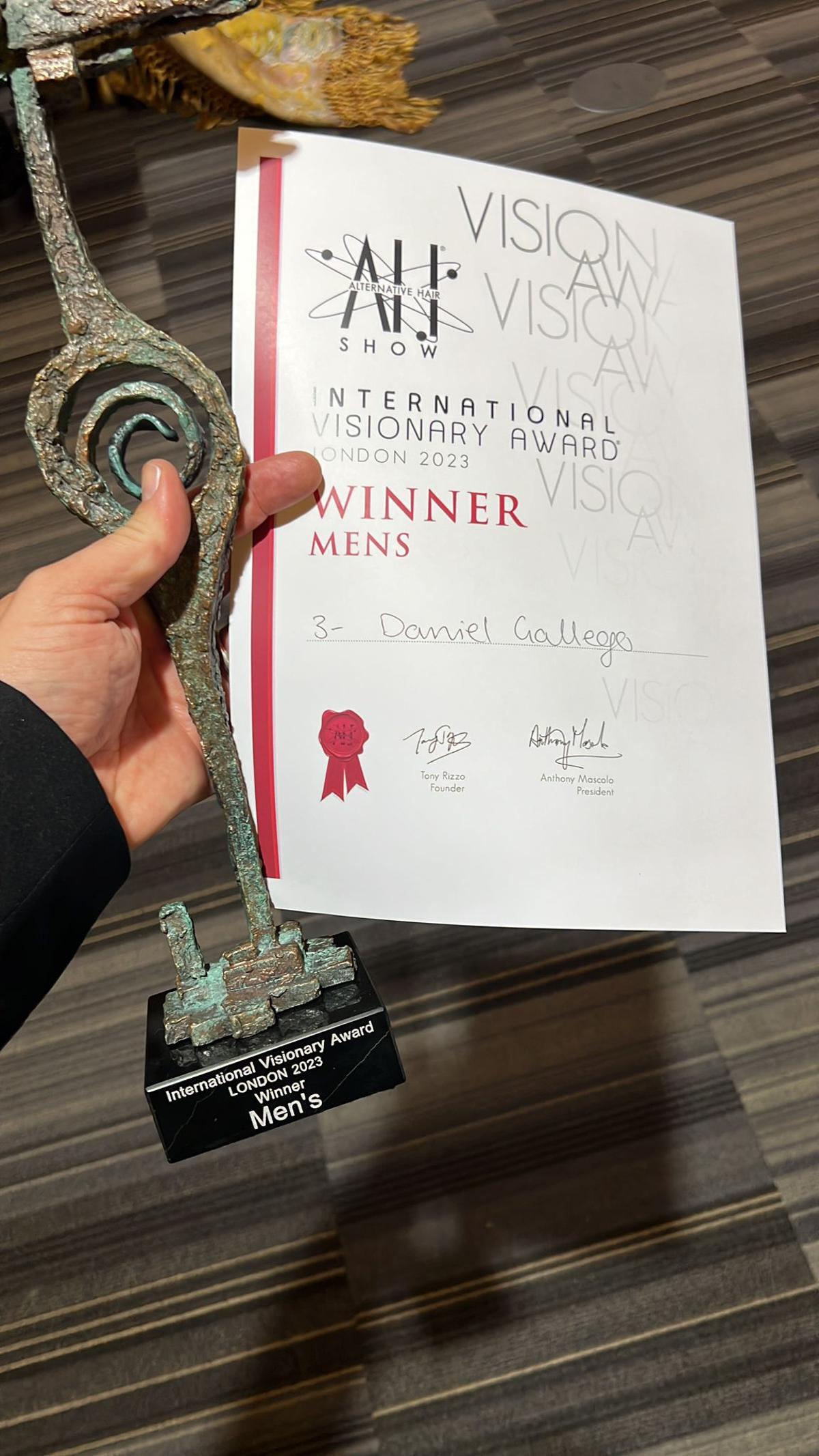 El peluquero Daniel Gallego gana los International Visionary Awards.
