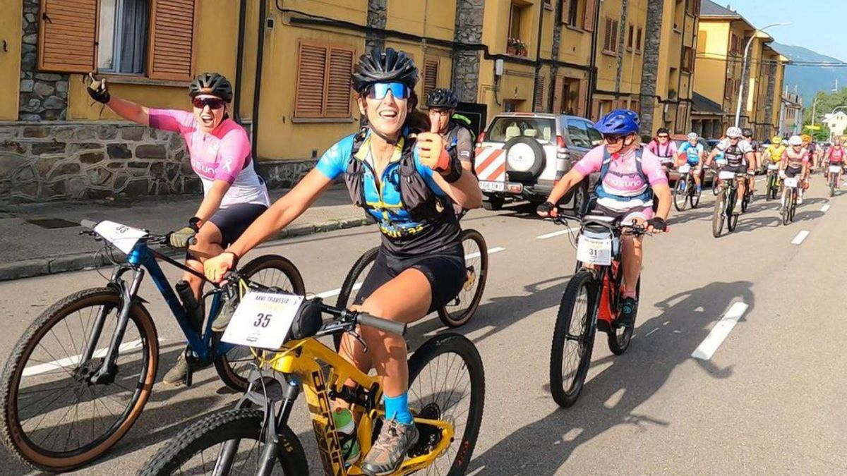 Un momento de la Travesía MTB Degaña-Ibias. | CC BTT EL ROZÓN