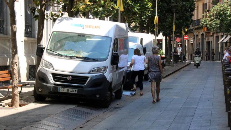 Els transportistes gironins reclamen que s&#039;ampliï l&#039;horari de càrrega i descàrrega