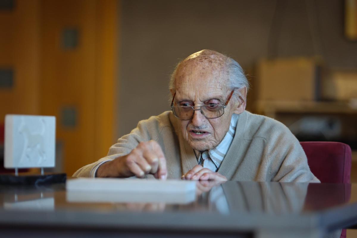 El escultor Adolf Aymat cumple 94 años El escultor Adolf Aymat cumple 94 años