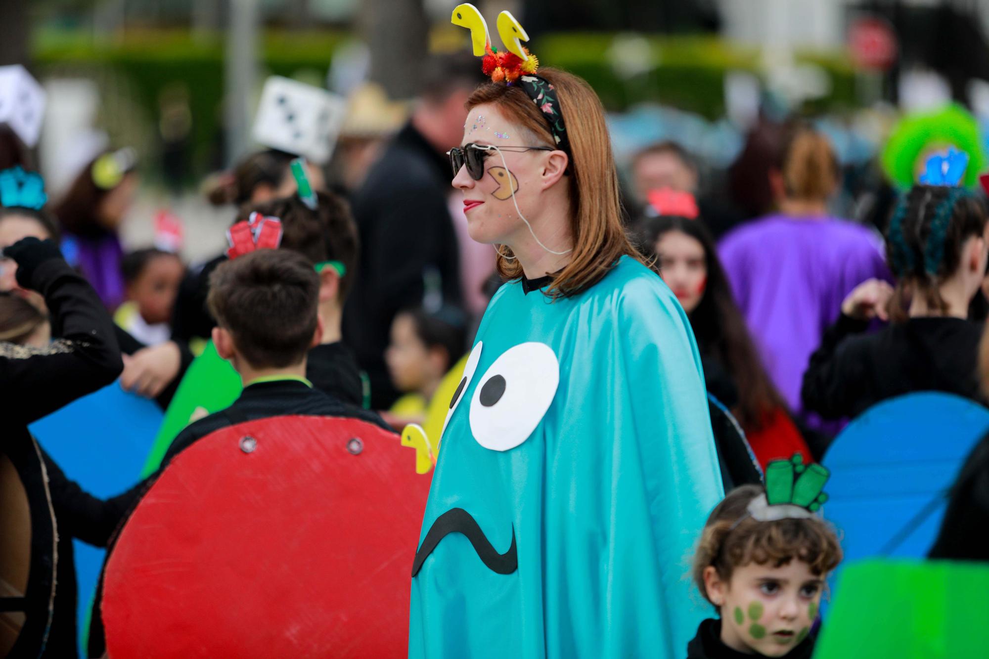 Todas las imágenes de la rúa de carnaval 2023 en Santa Eulària