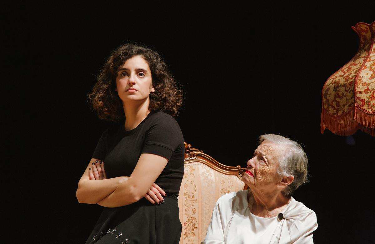 Alicia Armenteros y María Galiana en la obra "Yo solo quier irme a Francia"