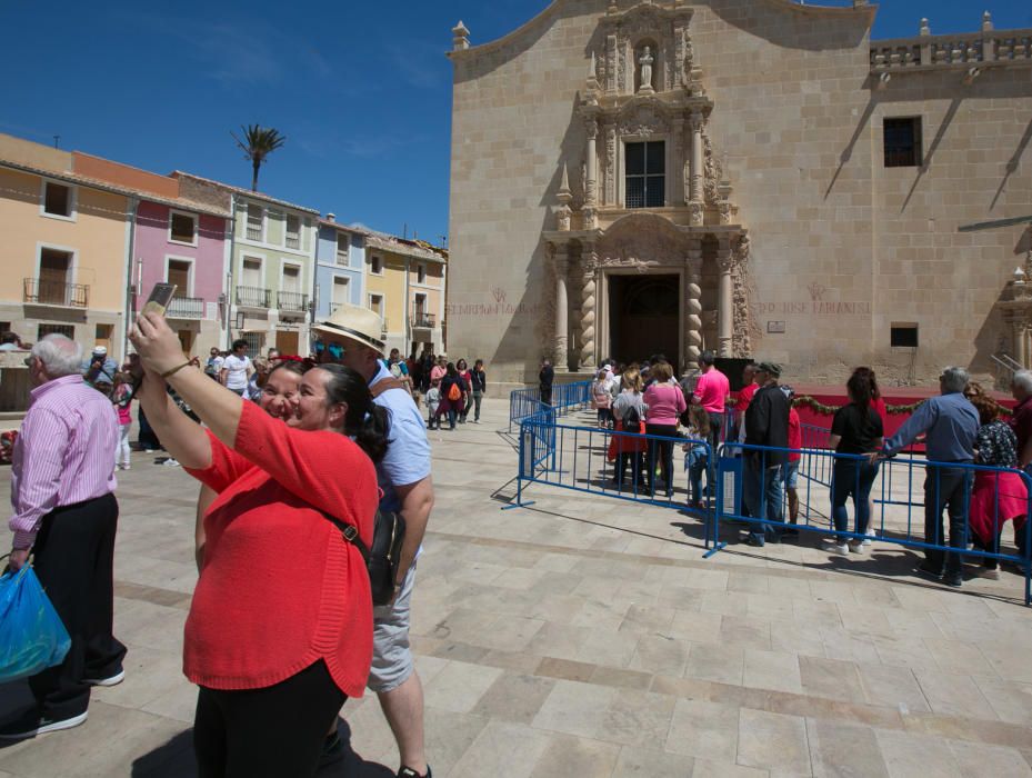 Miles de personas en el domingo de Santa Faz